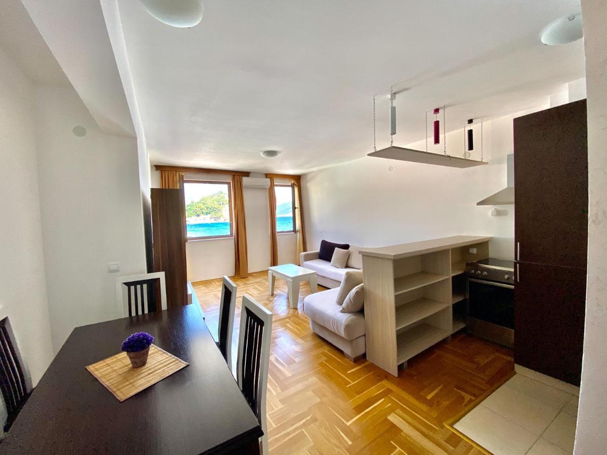 Apartments First Line Petrovac Exteriör bild