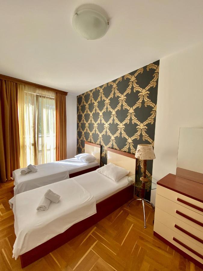 Apartments First Line Petrovac Exteriör bild