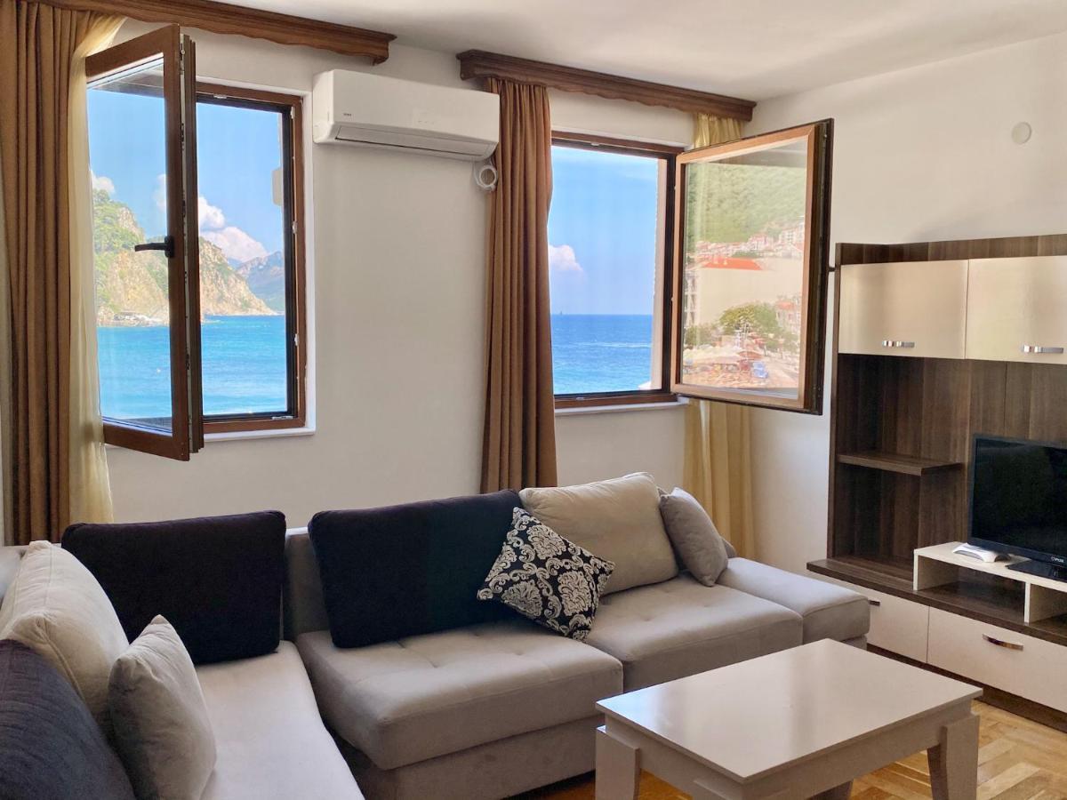 Apartments First Line Petrovac Exteriör bild