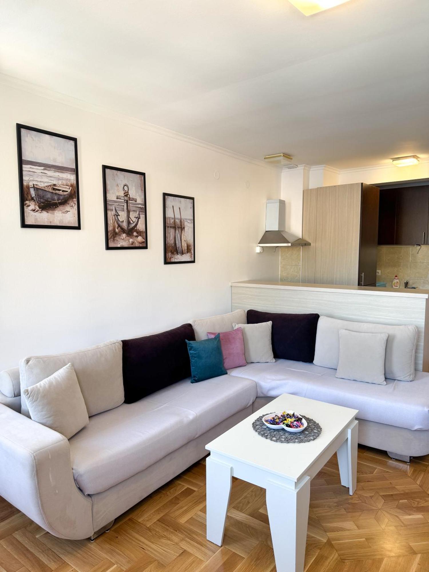 Apartments First Line Petrovac Exteriör bild