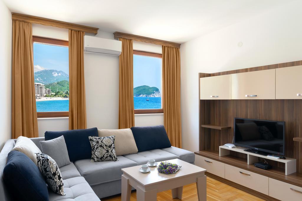 Apartments First Line Petrovac Exteriör bild